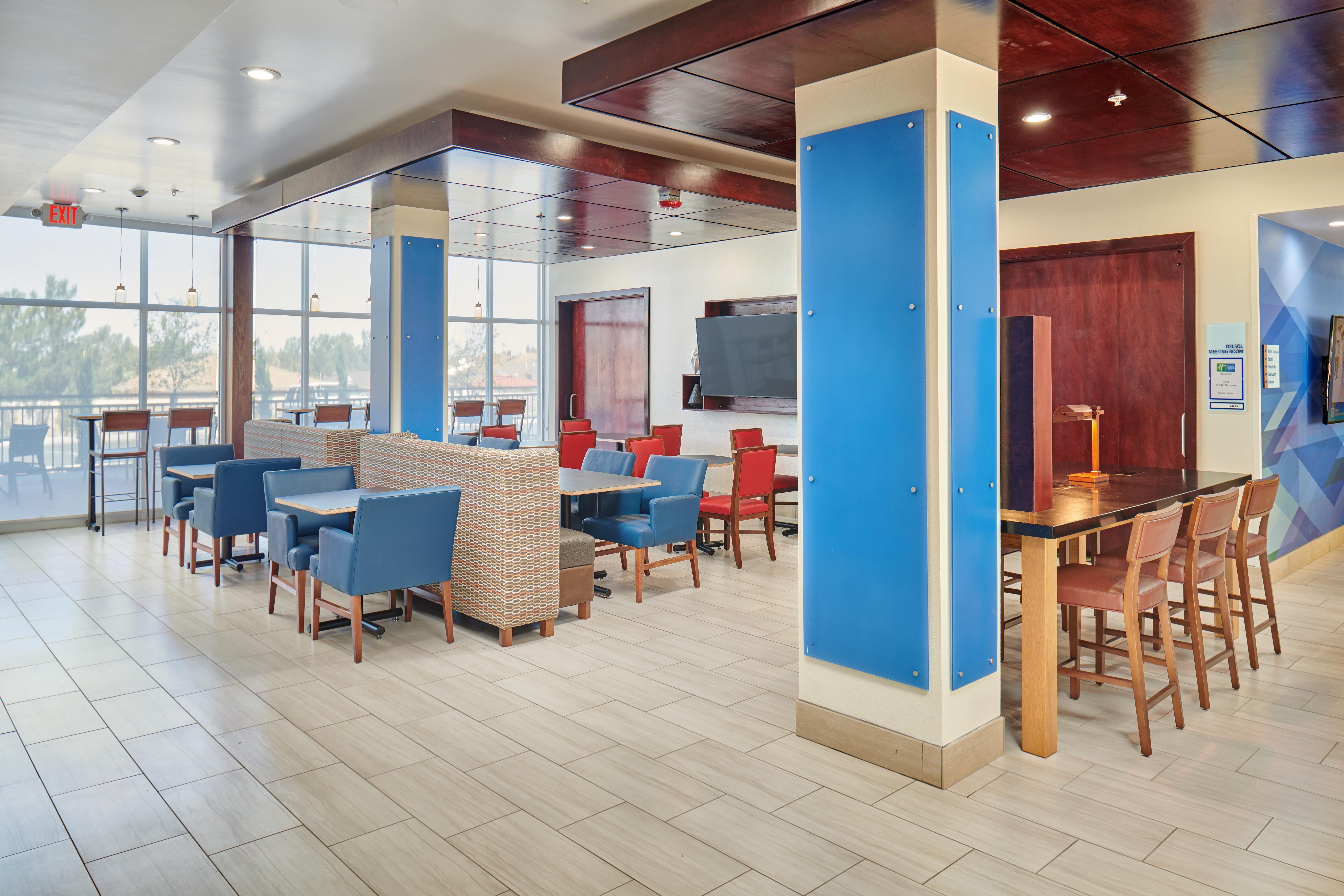 Holiday Inn Express & Suites El Paso East-Loop 375 By Ihg Exterior photo