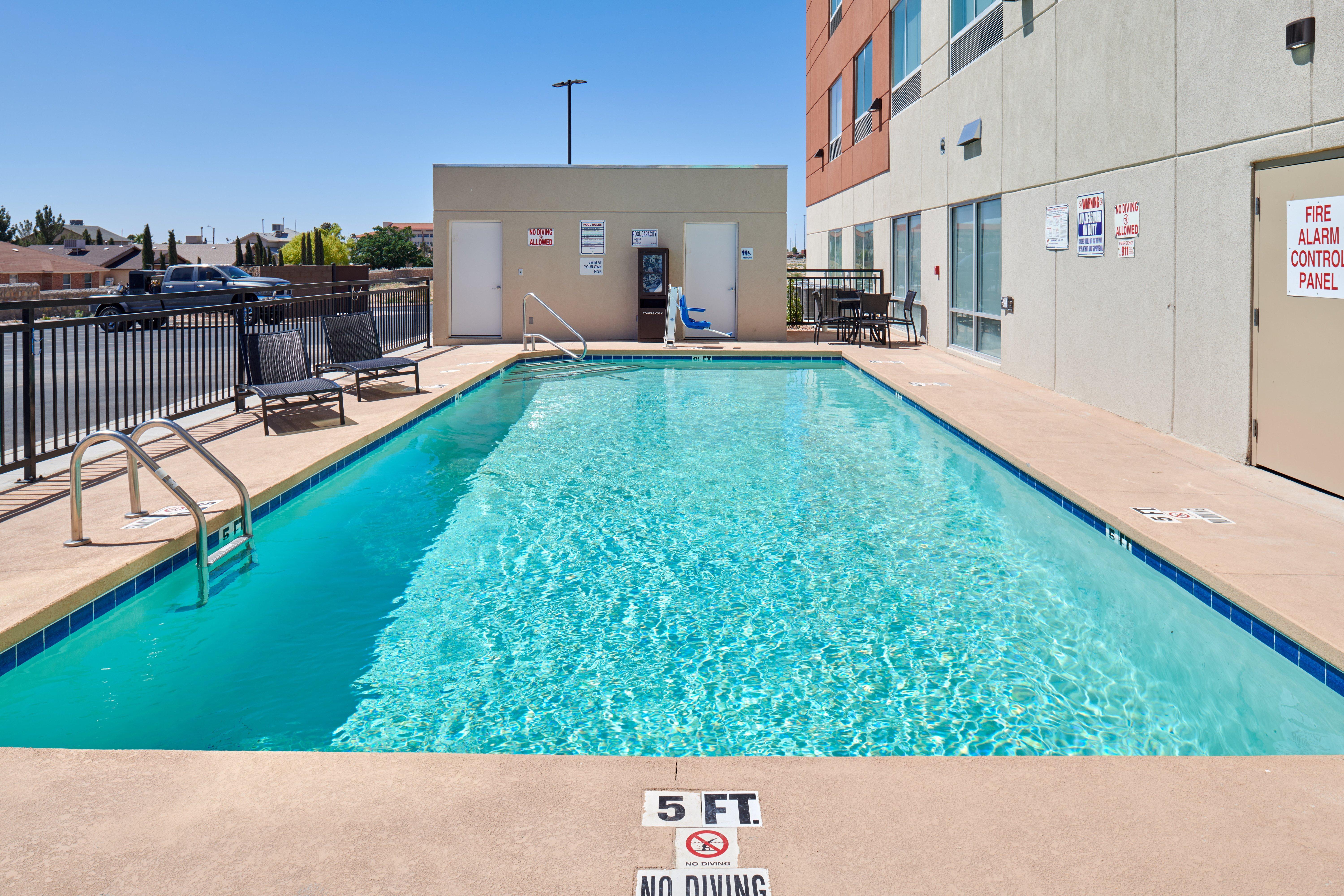 Holiday Inn Express & Suites El Paso East-Loop 375 By Ihg Exterior photo